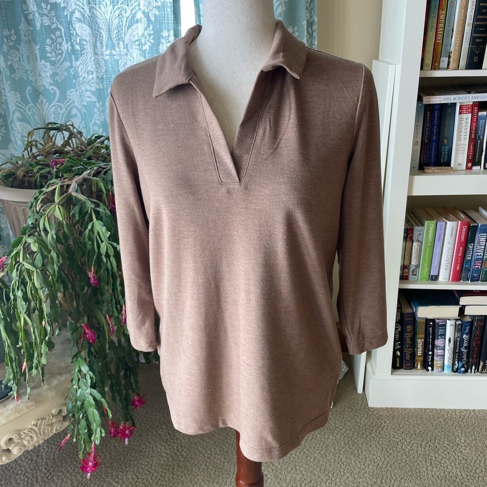 matty m light brown knit V Neck collared top